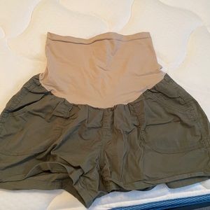 Maternity shorts